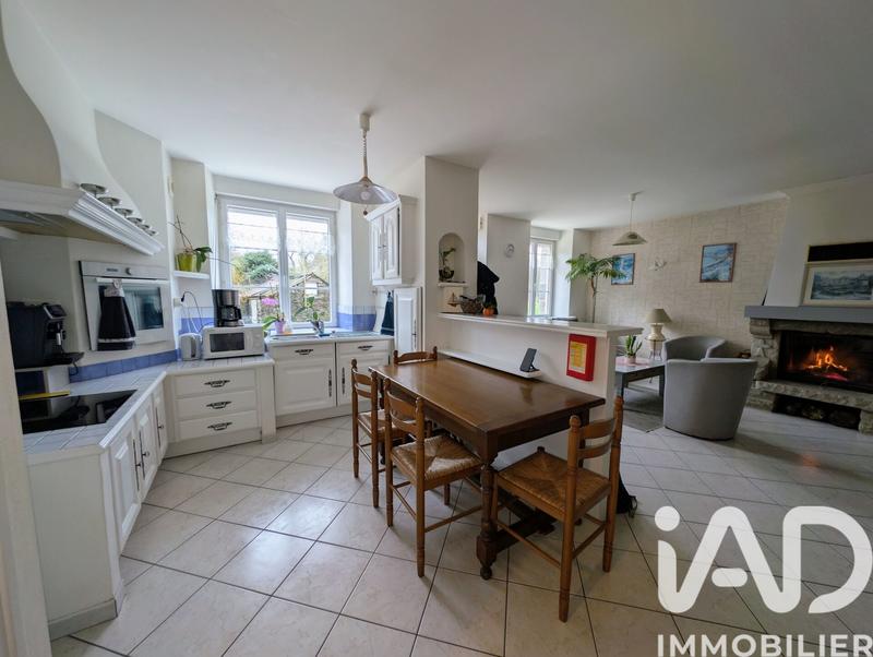 Maison - 214 m² - 8 pièces