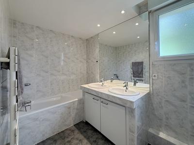 Appartement - 120 m² - 5 pièces