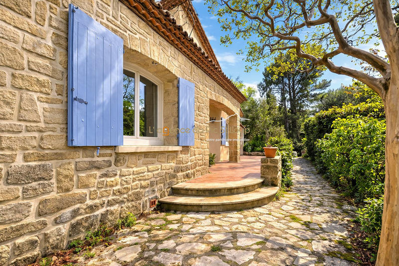 Villa - 169 m² - 6 pièces