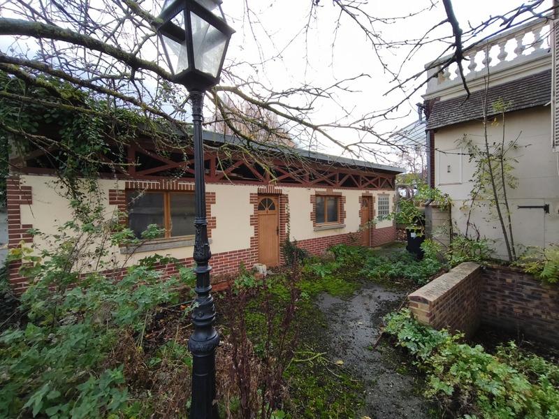 Villa - 232 m² - 9 pièces