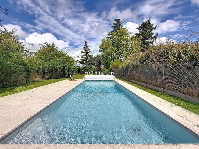 Maison - 183 m² - 6 pièces