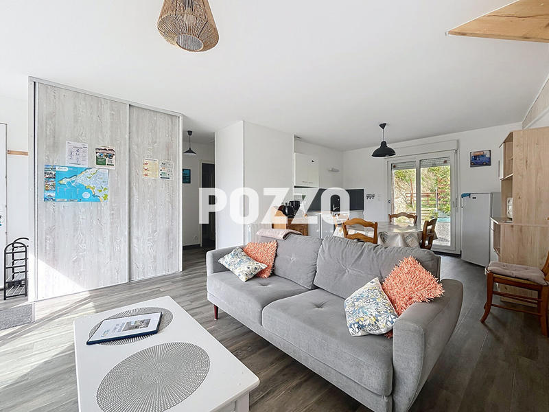 Maison - 196 m² - 9 pièces