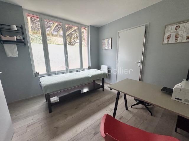 Demeure - 245 m² - 10 pièces