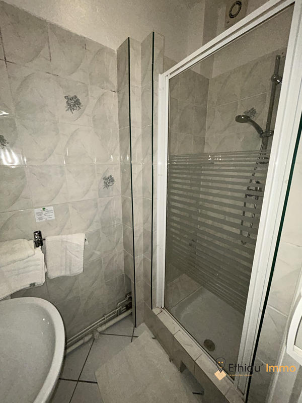 Maison - 700 m² - 17 pièces