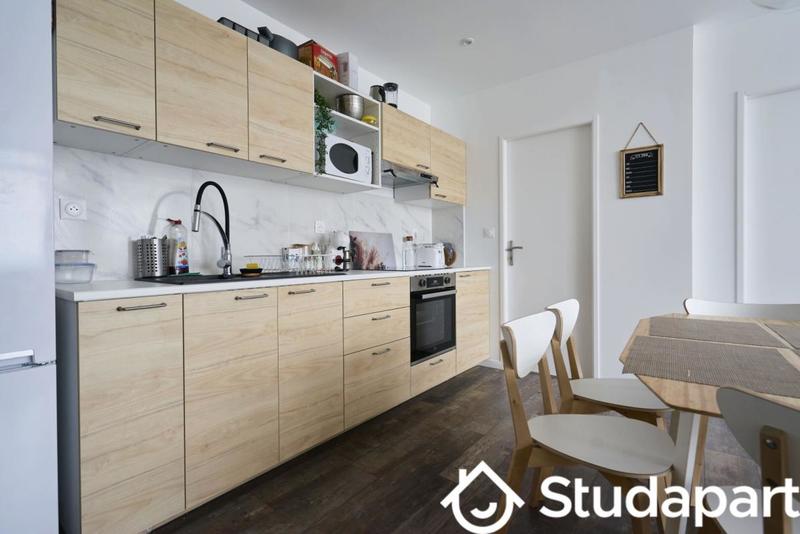 Chambre - 10 m² - 1 pièce