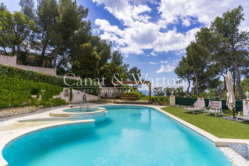 Villa - 250 m² - 9 pièces