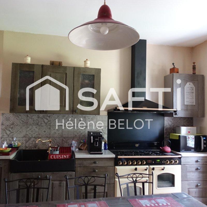 Maison - 230 m² - 7 pièces