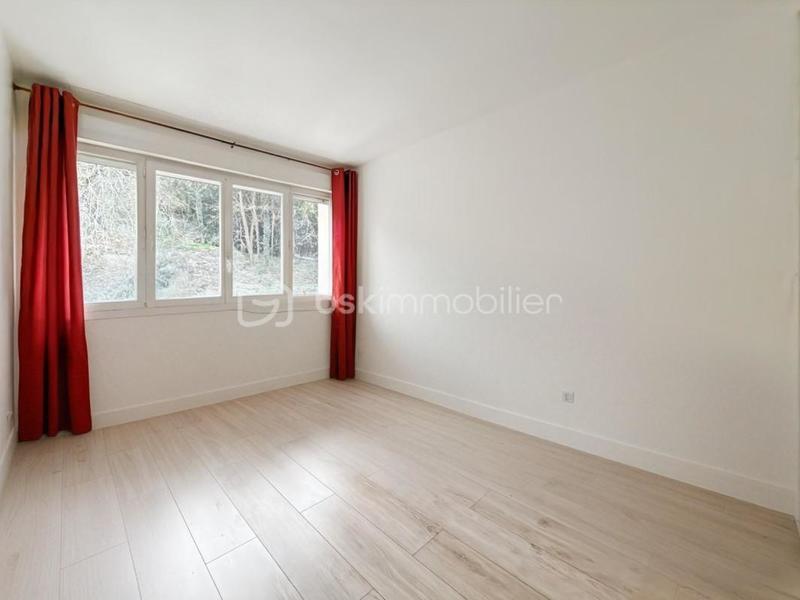 Appartement - 75 m² - 4 pièces