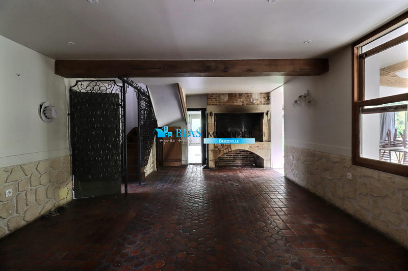 Maison - 202 m² - 5 pièces