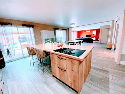 Maison - 158 m² - 6 pièces