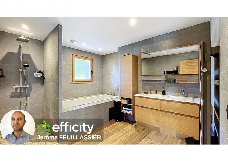 Maison - 300 m² - 12 pièces