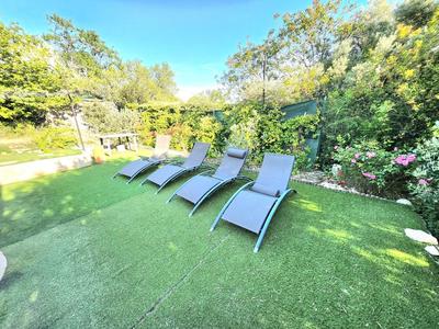 Maison - 215 m² - 8 pièces