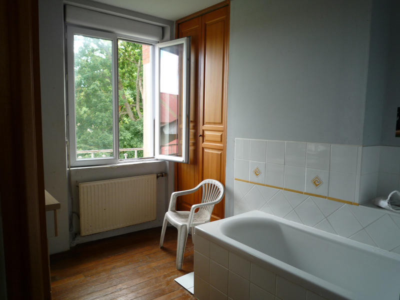 Propriété - 230 m² - 11 pièces