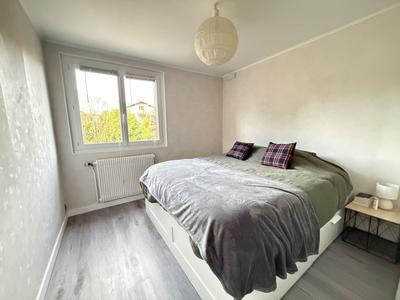 Appartement - 90 m² - 5 pièces