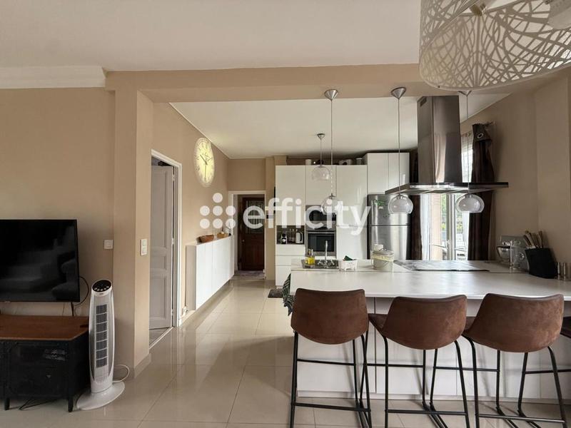 Maison - 106 m² - 5 pièces