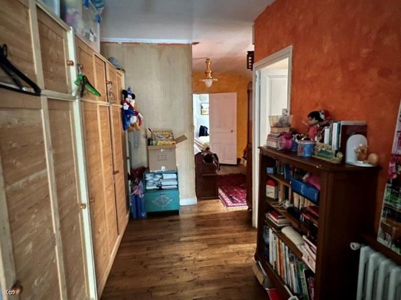 Maison - 212 m² - 7 pièces