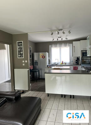 Maison - 90 m² - 5 pièces