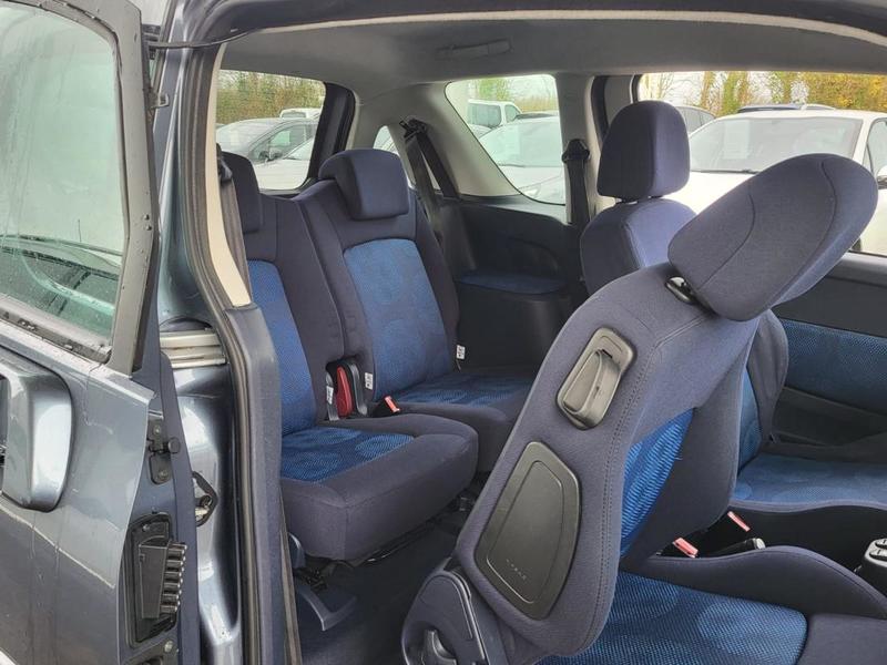 Peugeot 1007 Black And Silver 1.6 Hdi