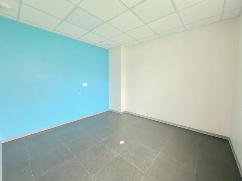 Local d'activités - 105 m² - 5 pièces