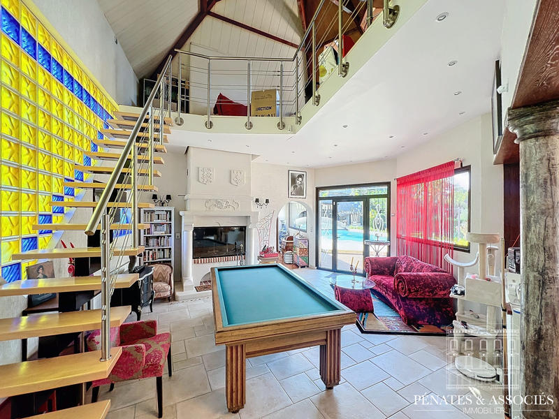 Villa - 360 m² - 6 pièces