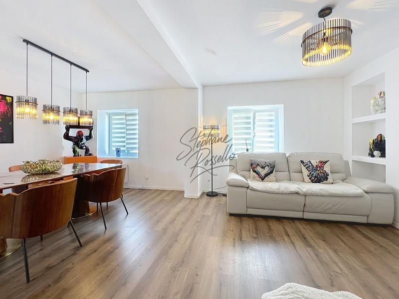 Immeuble - 121 m² - 7 pièces