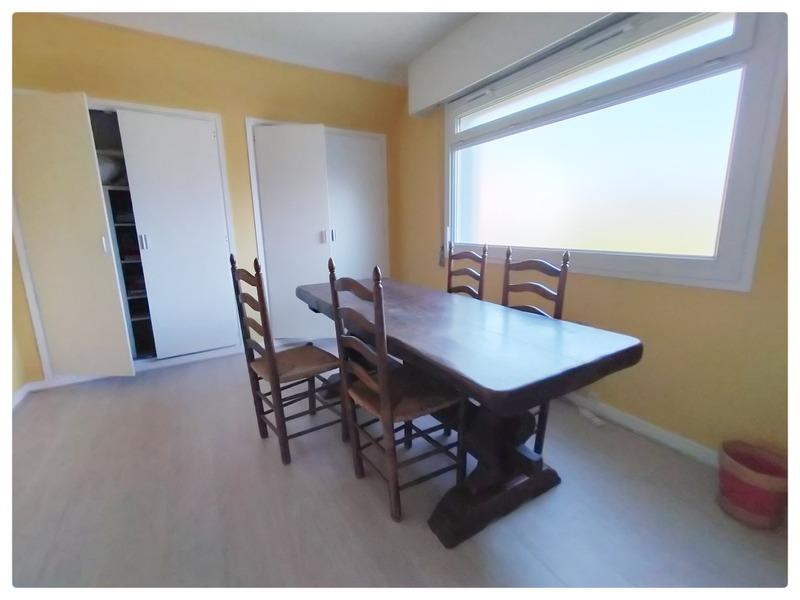 Maison - 200 m² - 9 pièces