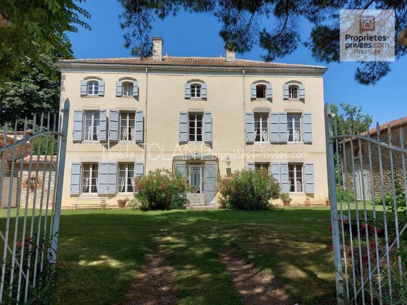 Château - 775 m² - 17 pièces