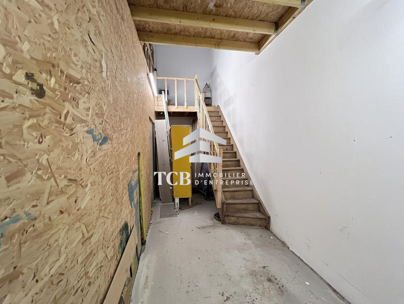 Local d'activités - 145 m²