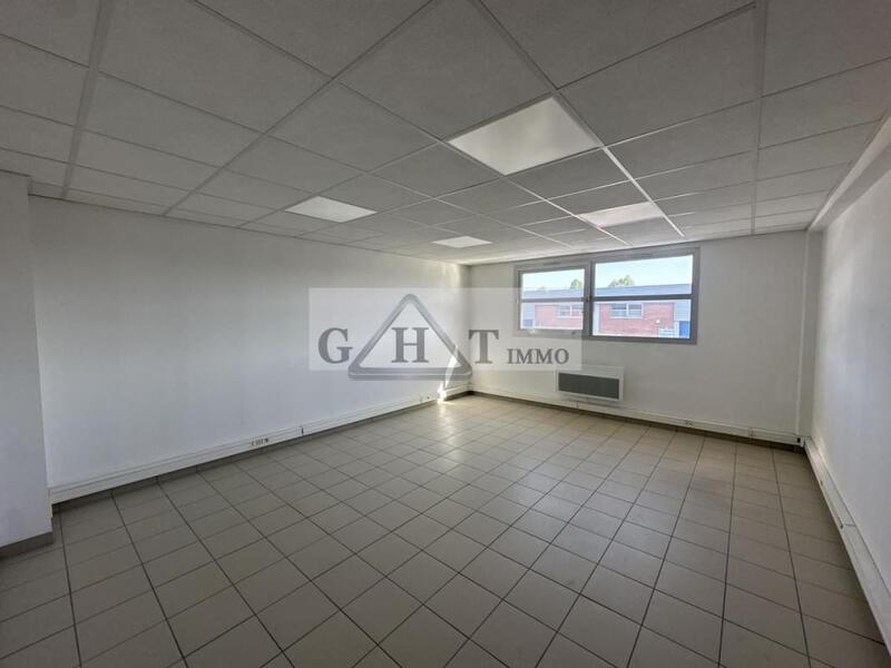 Entrepôt - 472 m²