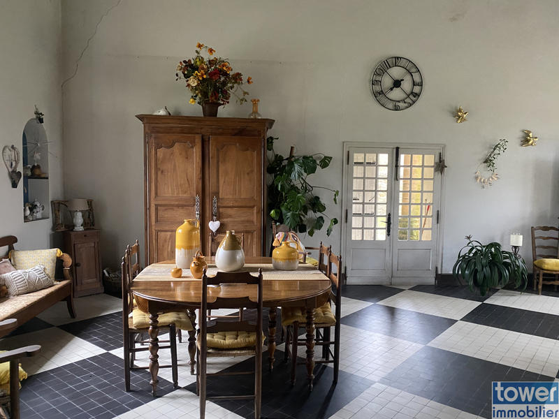 Propriété - 388 m² - 12 pièces