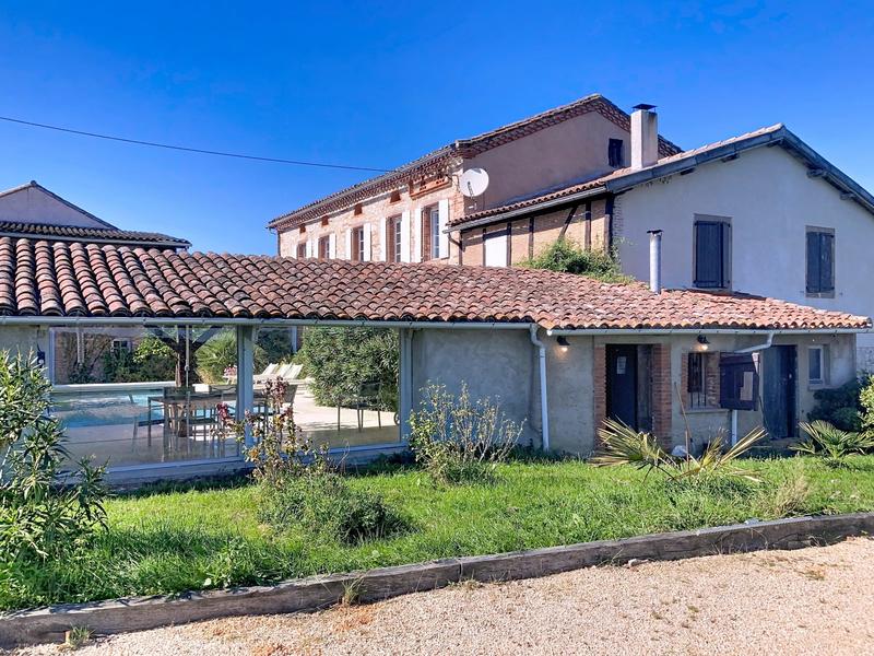 Maison ancienne - 532 m² - 11 pièces