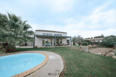 Maison - 218 m² - 5 pièces