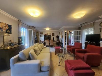 Appartement - 107 m² - 6 pièces