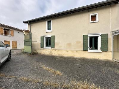 Maison - 92 m² - 5 pièces