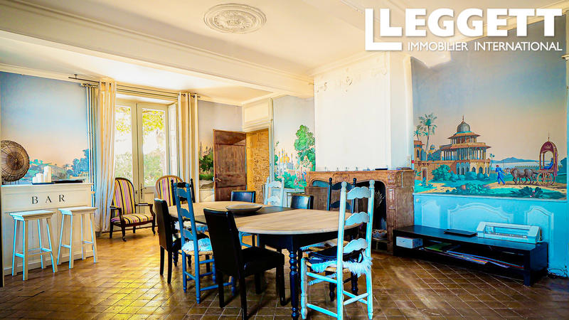 Demeure - 225 m² - 8 pièces