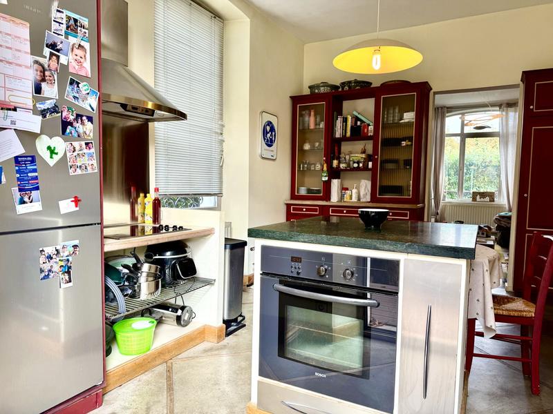 Maison - 226 m² - 9 pièces