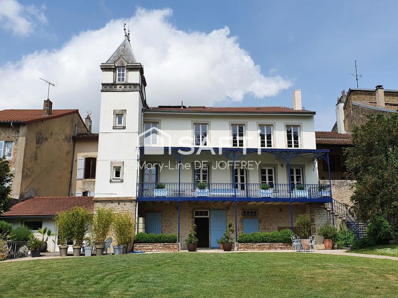 Maison - 225 m² - 6 pièces