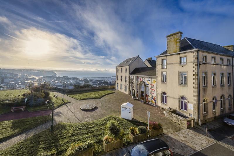 Fermeture du Musée d'art moderne Richard Anacréon (fête du travail)