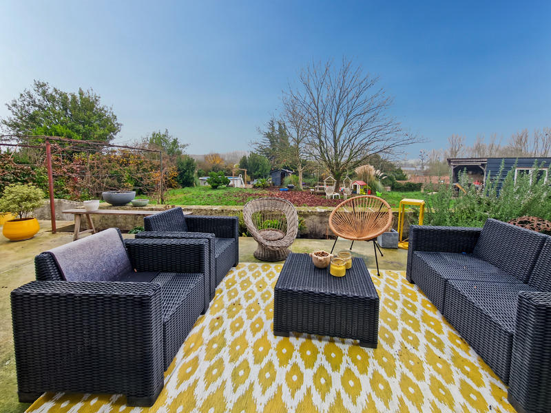 Maison - 240 m² - 9 pièces