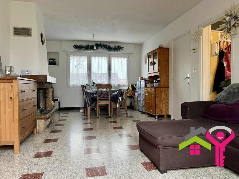 Maison - 90 m² - 5 pièces