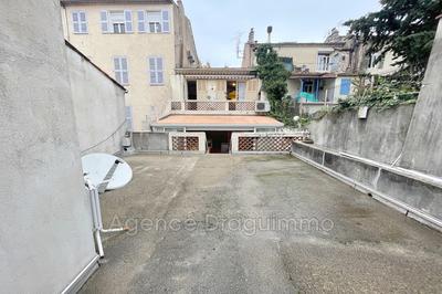 Maison - 331 m² - 10 pièces