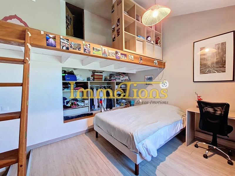 Maison - 217 m² - 9 pièces