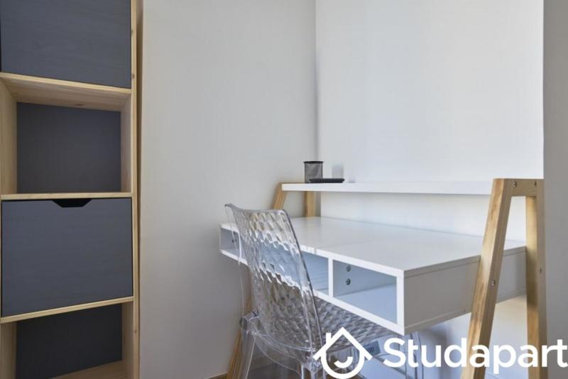 Chambre - 11 m² - 1 pièce