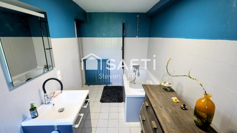 Maison - 250 m² - 8 pièces