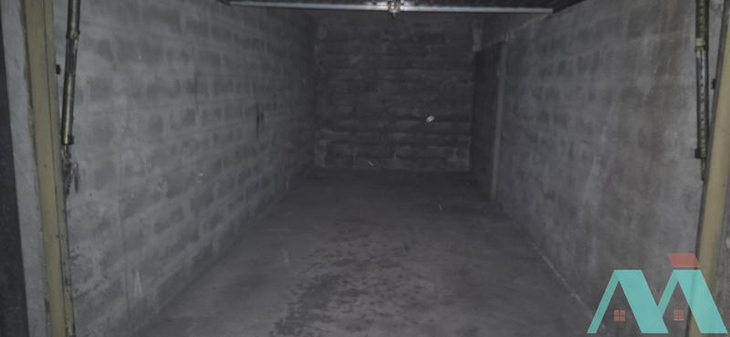 Parking / Garage - 18 m²