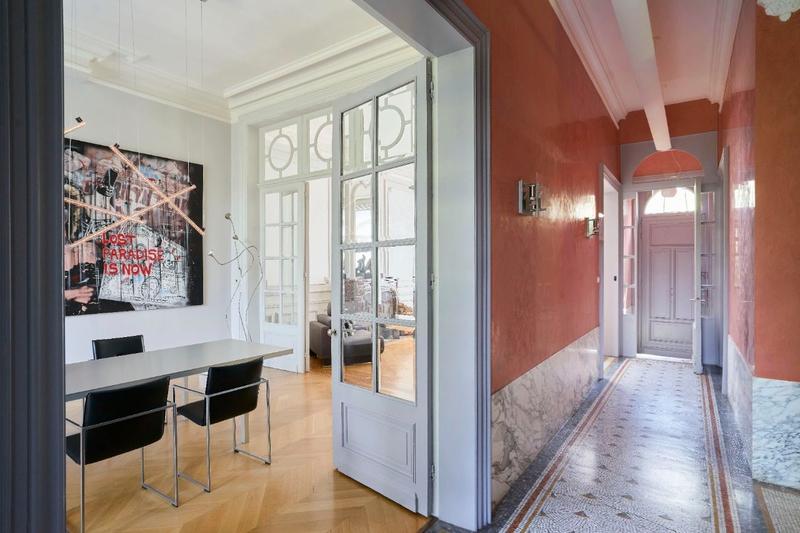 Maison - 435 m² - 9 pièces