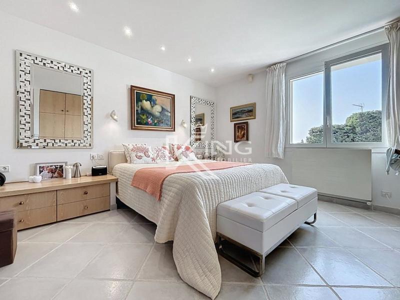 Villa - 250 m² - 6 pièces