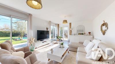 Maison - 206 m² - 8 pièces