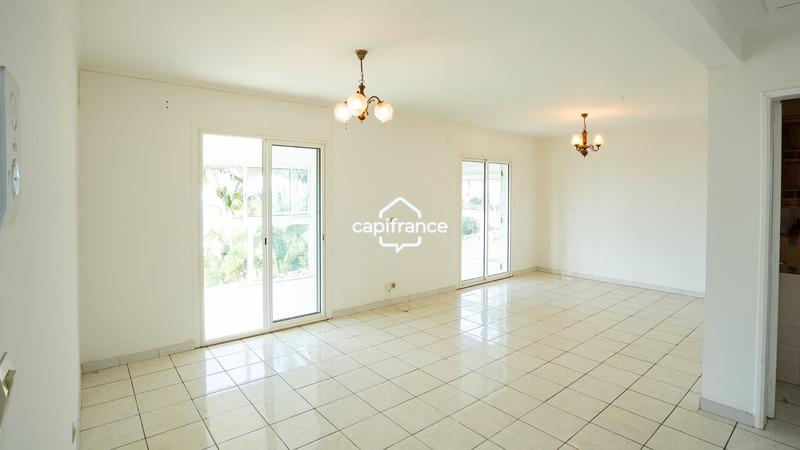 Maison - 96 m² - 4 pièces