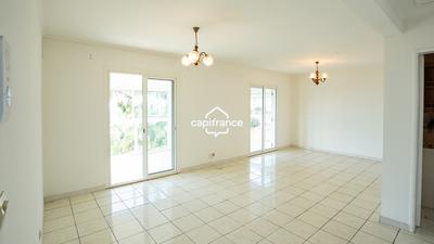 Maison - 96 m² - 4 pièces